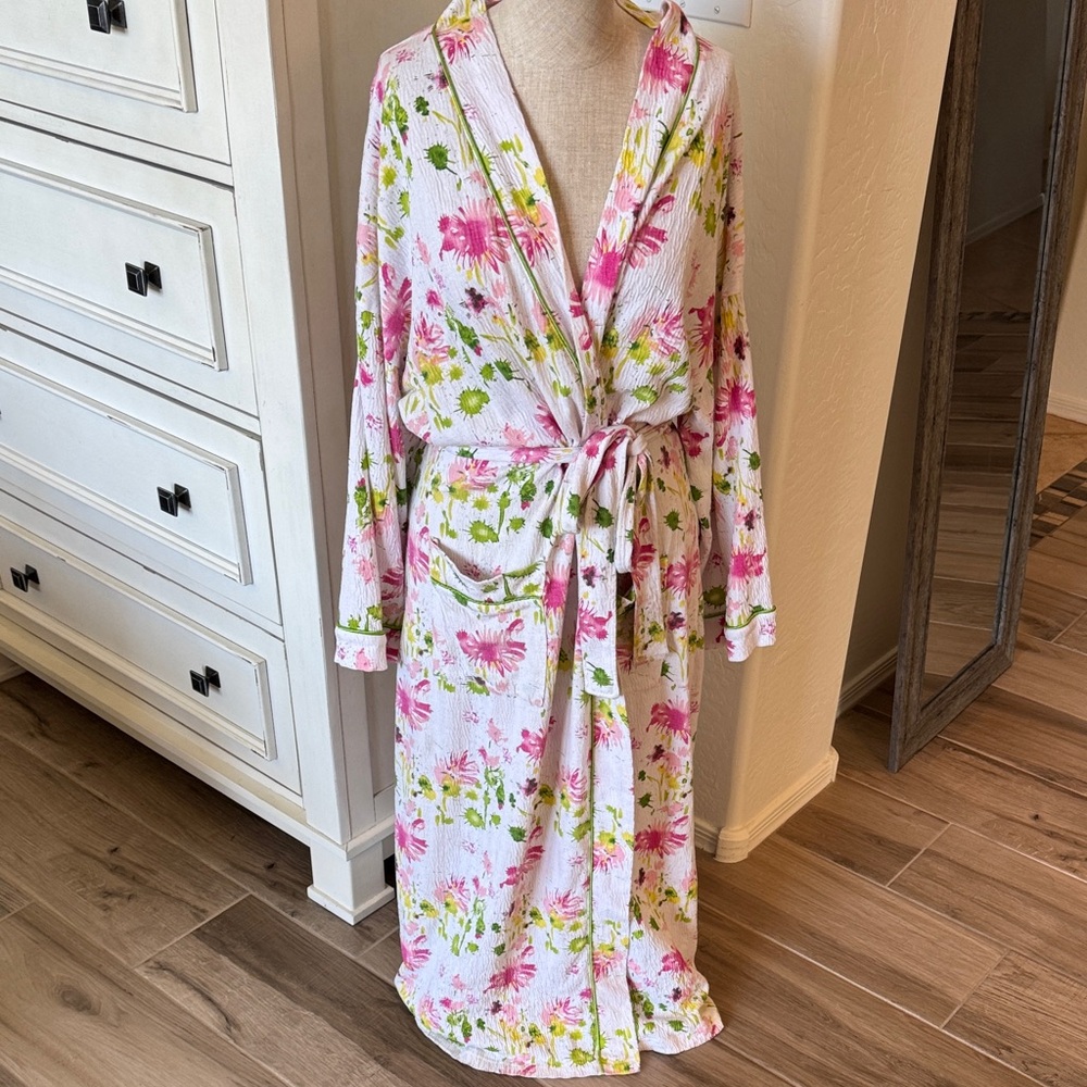 Soft Surroundings L Painterly floral robe